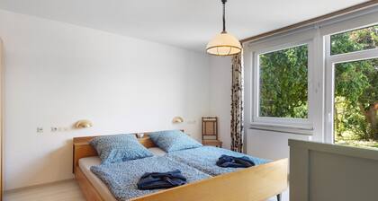 Ferienhaus 'Leni' mit gemeinsamer Terrasse und Garten