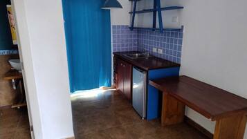 Deluxe Double or Twin Room, Pool View | Interior