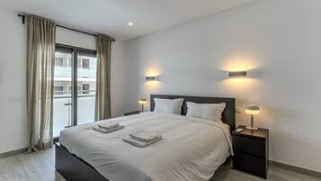 2 bedrooms, iron/ironing board, WiFi (free), bed sheets