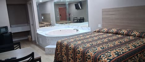 Exclusive Single Room | Desk, iron/ironing board, free WiFi, bed sheets