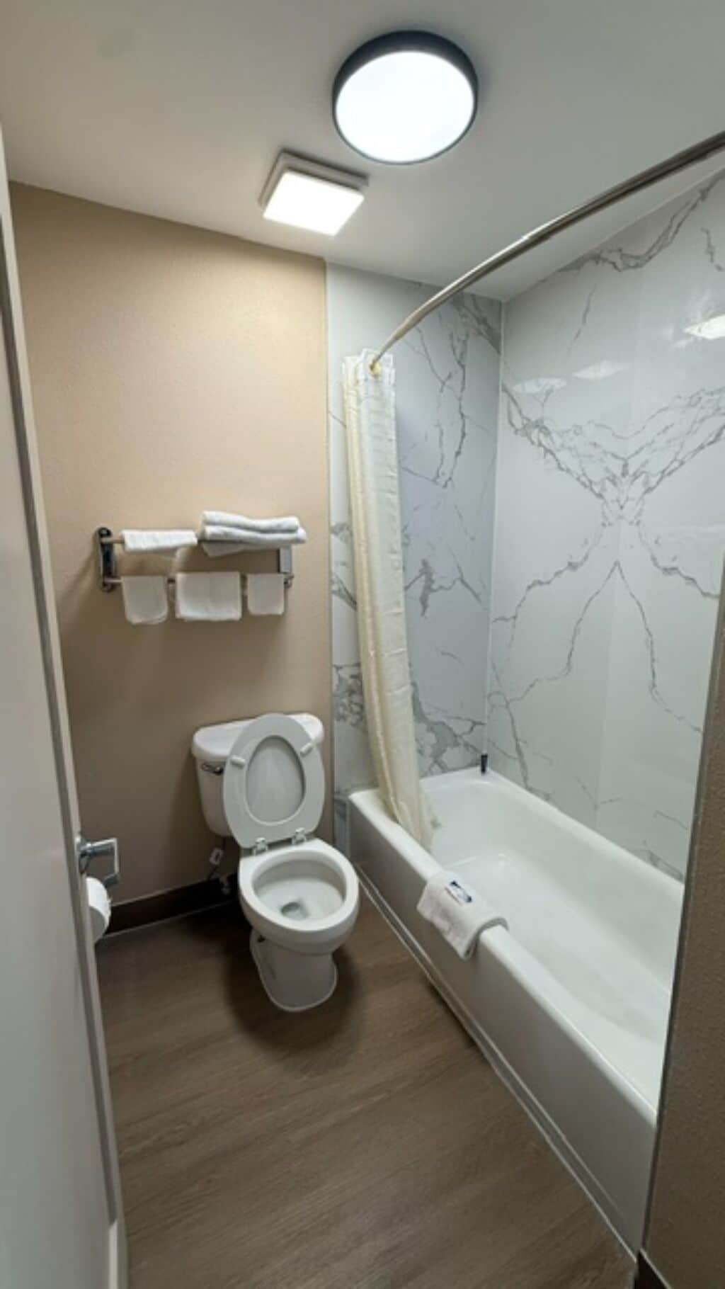 Town Inn — photo 7