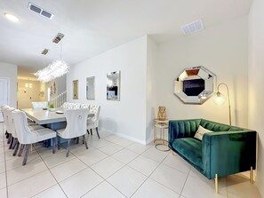 Dining - Fantastic 10-bedroom house Near Disney, Davenport FL. (Davenport)