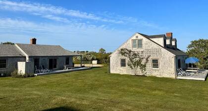 Walk to the beach! Entire home in Nantucket, Massachusetts