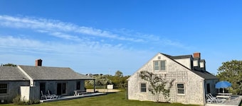 Walk to the beach! Entire home in Nantucket, Massachusetts
