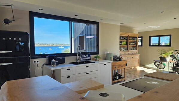 Private kitchen - Vrbo Property (Audierne)