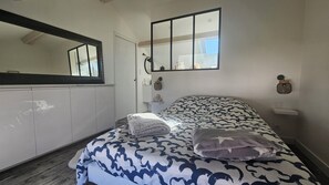 Room - Vrbo Property (Audierne)