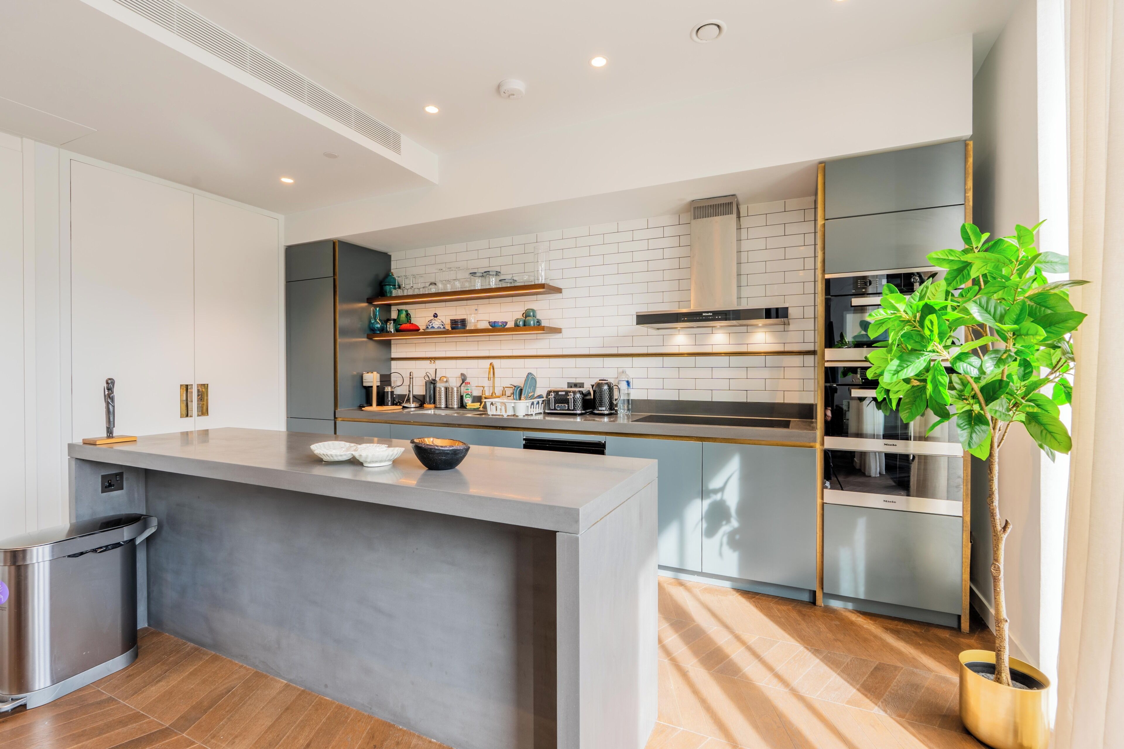 Royal Apartment, 4 Bedrooms, River View | Private kitchen | Highchair