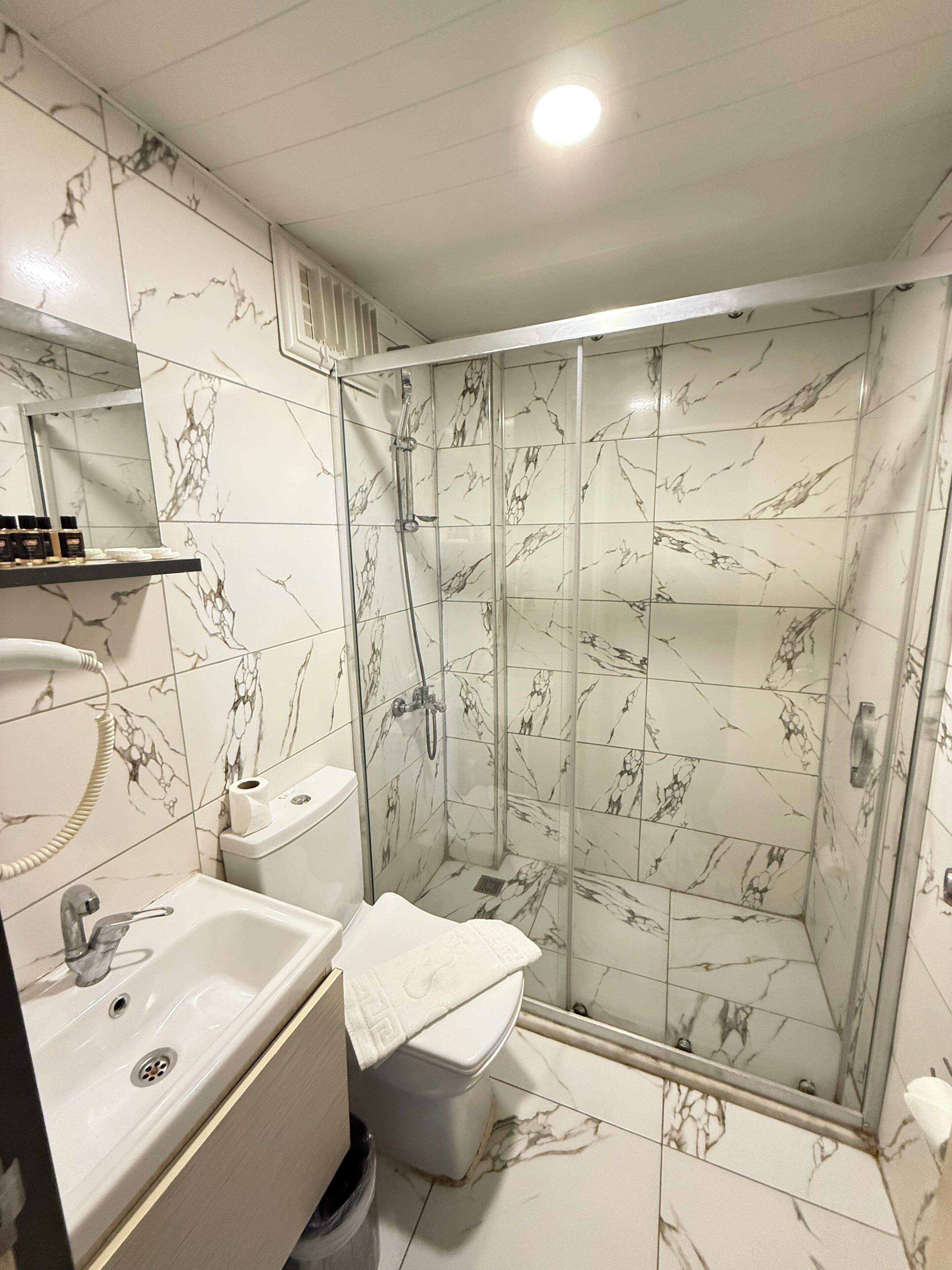Vierbettzimmer | Badezimmer