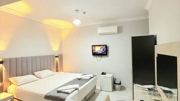 Standard Double Room, City View | Iron/ironing board, free WiFi