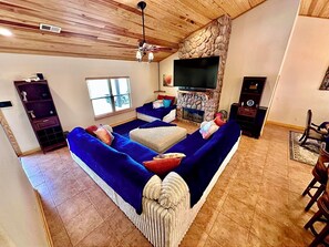 Smart TV - Gorgeous 3-bedroom cabin with AC in charming Ruidoso (Ruidoso)