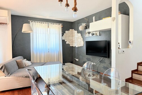 S370 - Sirolo, apartment villa with garden and A/C 