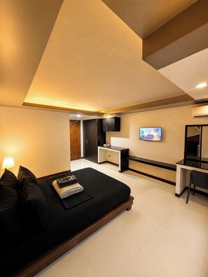 Chambre, 1 grand lit | Bureau, accès au Wi-Fi (inclus)
