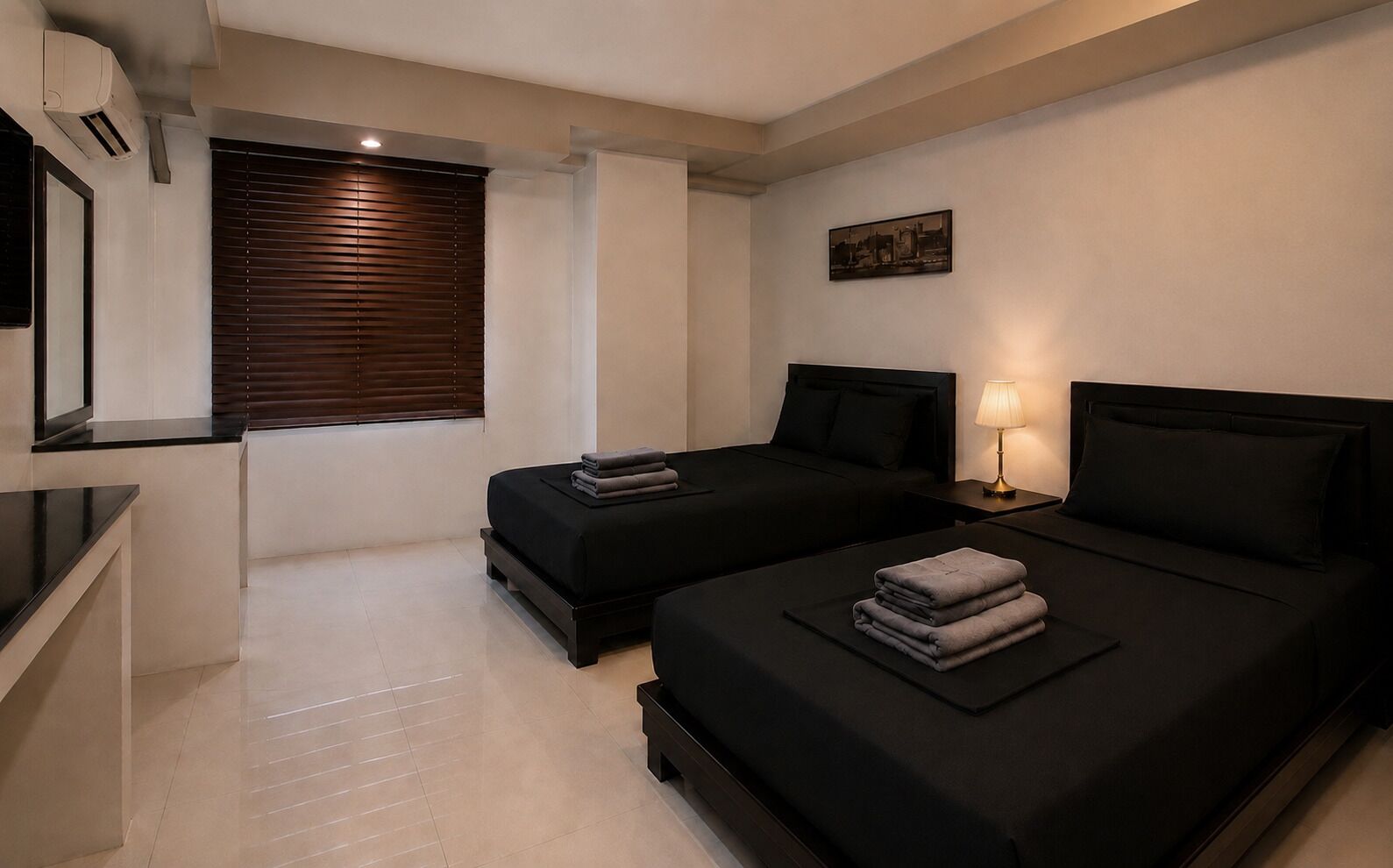 Twin Room | Desk, free WiFi