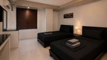 Twin Room | Desk, free WiFi