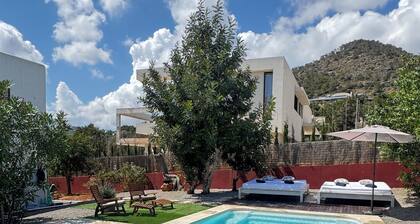 Casa Bonada Vacation Rental Near Playa den Bossa