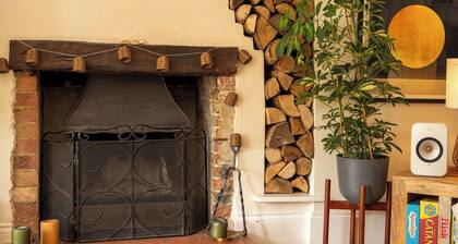 Cosy Sussex Cottage