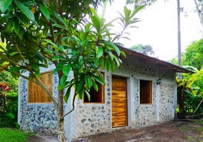 Exterior - Cozy 1-bedroom cabin with AC (Dos Amates)