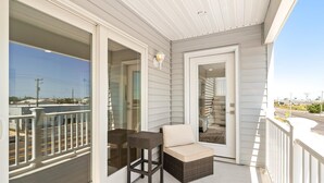 Terrace/patio - Amazing Luxury LBI Beach House - Rooftop Bay Views - Walk to Beach - Sleeps 14 (Ship Bottom)
