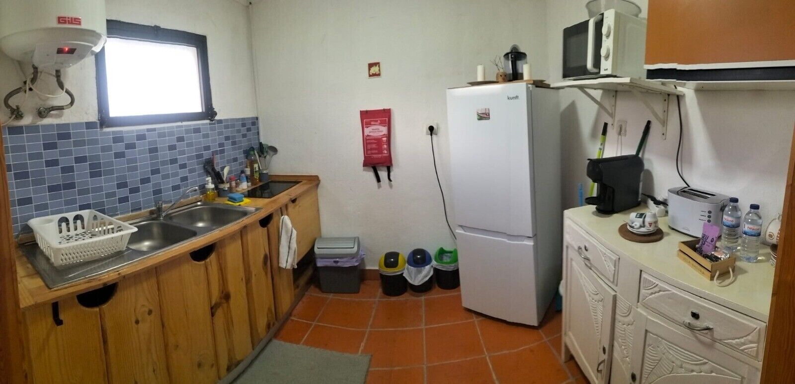 Geladeira, micro-ondas, fogão, cooktop