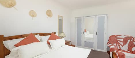 Iron/ironing board, WiFi, bed sheets, wheelchair access