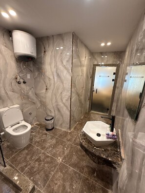 Free toiletries, hair dryer, slippers, towels - Great Pyramid View Hotel with Balacony (EL HARAM)
