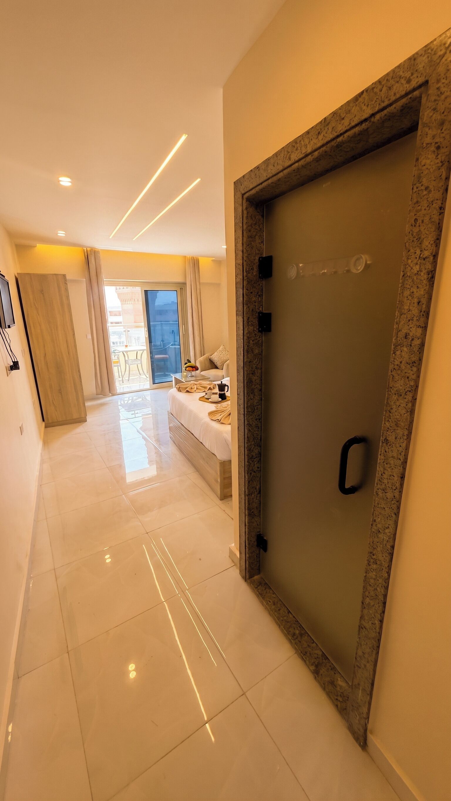 Deluxe Double Room, Pyramid View | Bathroom | Free toiletries, slippers, towels, soap
