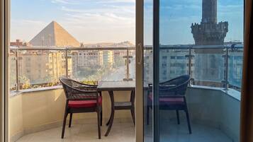Deluxe Triple Room, Pyramid View | Terrace/patio