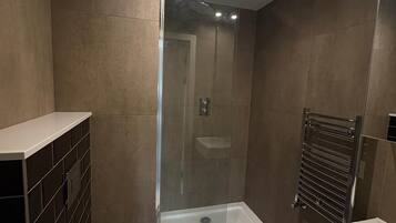 Shower, towels