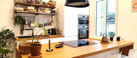 Fridge, microwave, oven, dishwasher