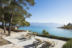 Terrace/patio - Villa Vale Estate (Sutivan)