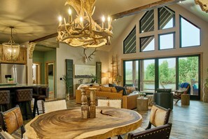 Dining - RiverBend Rio (South Fork)