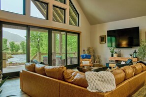Smart TV - RiverBend Rio (South Fork)