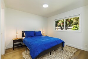 3 bedrooms, free WiFi, bed sheets - Stylish Eastside 3BR Family Home - Prime Location! (Bellevue)