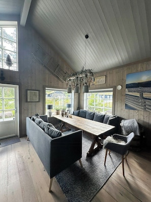 Interior - Modern mountain cabin near Nesfjellet golf course (Nesbyen)
