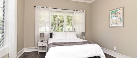 1 bedroom, desk, free WiFi, bed sheets