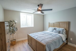 4 quartos, ferros/tábuas de passar roupa, Wi-Fi, roupa de cama
