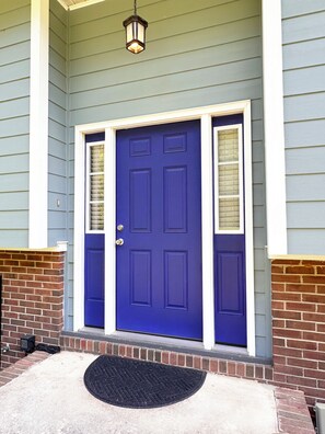 Exterior detail - The Blue House- 4BR & 3BA Retreat 10 mins to Downtown Raleigh (Raleigh)
