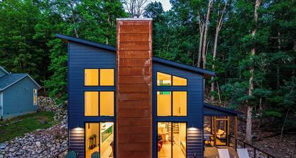 Luxury Log Cabin w Hot Tub & Sauna near Trail