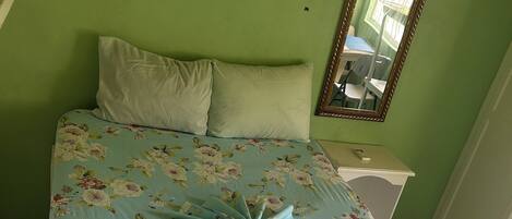 Iron/ironing board, free WiFi
