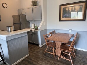 20260504_135902 - D302 Slopeside Condo`s | 3rd floor unit, Fireplace & Walk-to-Slopes sleeps 6 (Davis)
