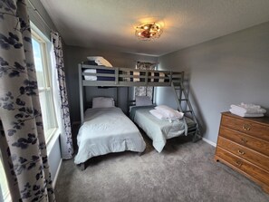 20260504_135336 - D302 Slopeside Condo`s | 3rd floor unit, Fireplace & Walk-to-Slopes sleeps 6 (Davis)