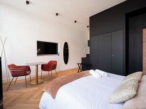 Fer et planche à repasser, Wi-Fi, draps fournis