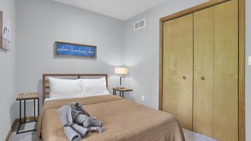 4 bedrooms, free WiFi, bed sheets