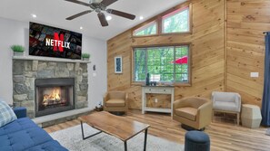 Living area - Sleeps 12, Hot Tub, Game Rm, Fire Pit, Balcony, 10 min walk to lake, full HVAC (Albrightsville)