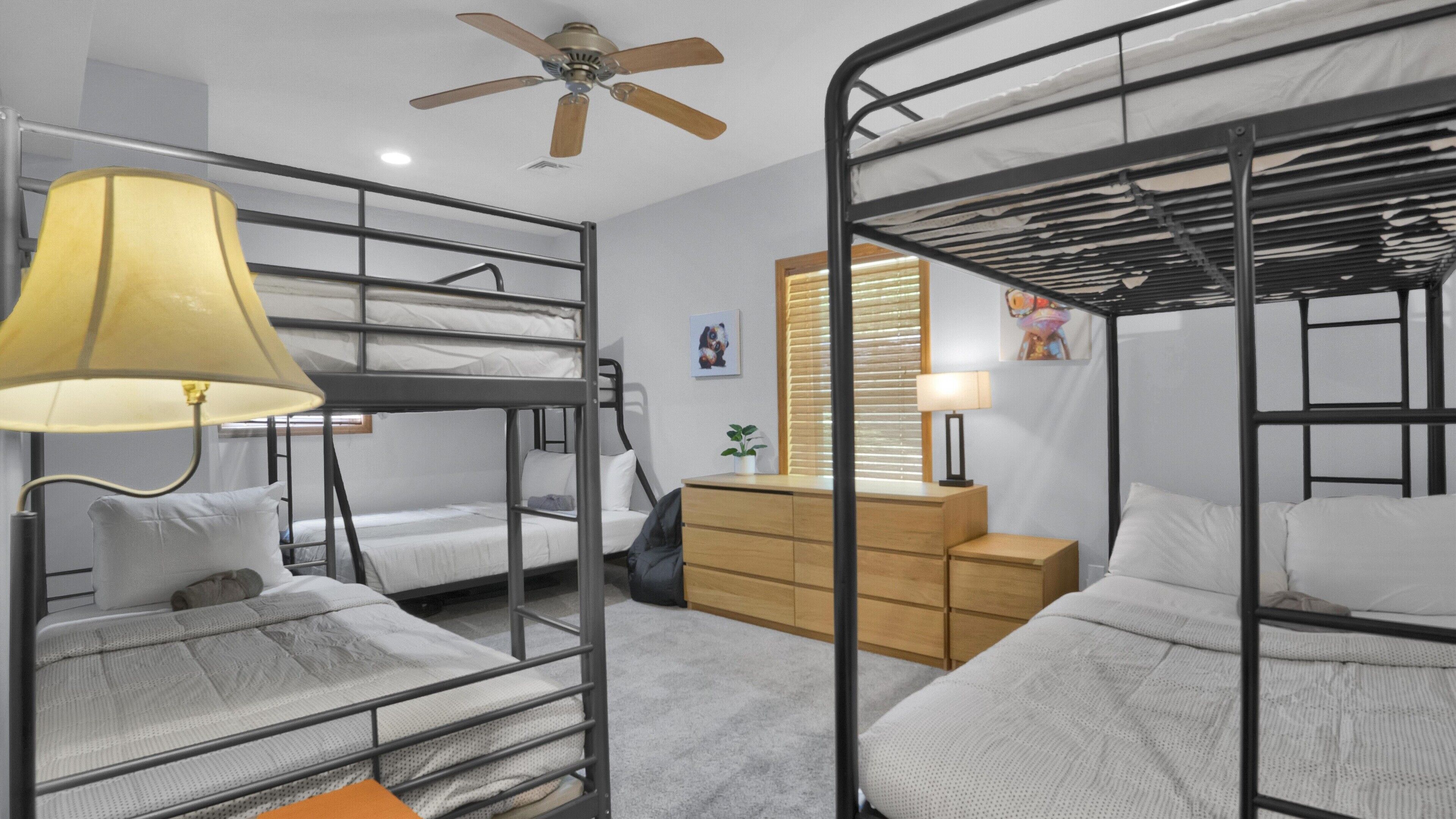 4 chambres, accès au Wi-Fi (inclus), literie fournie