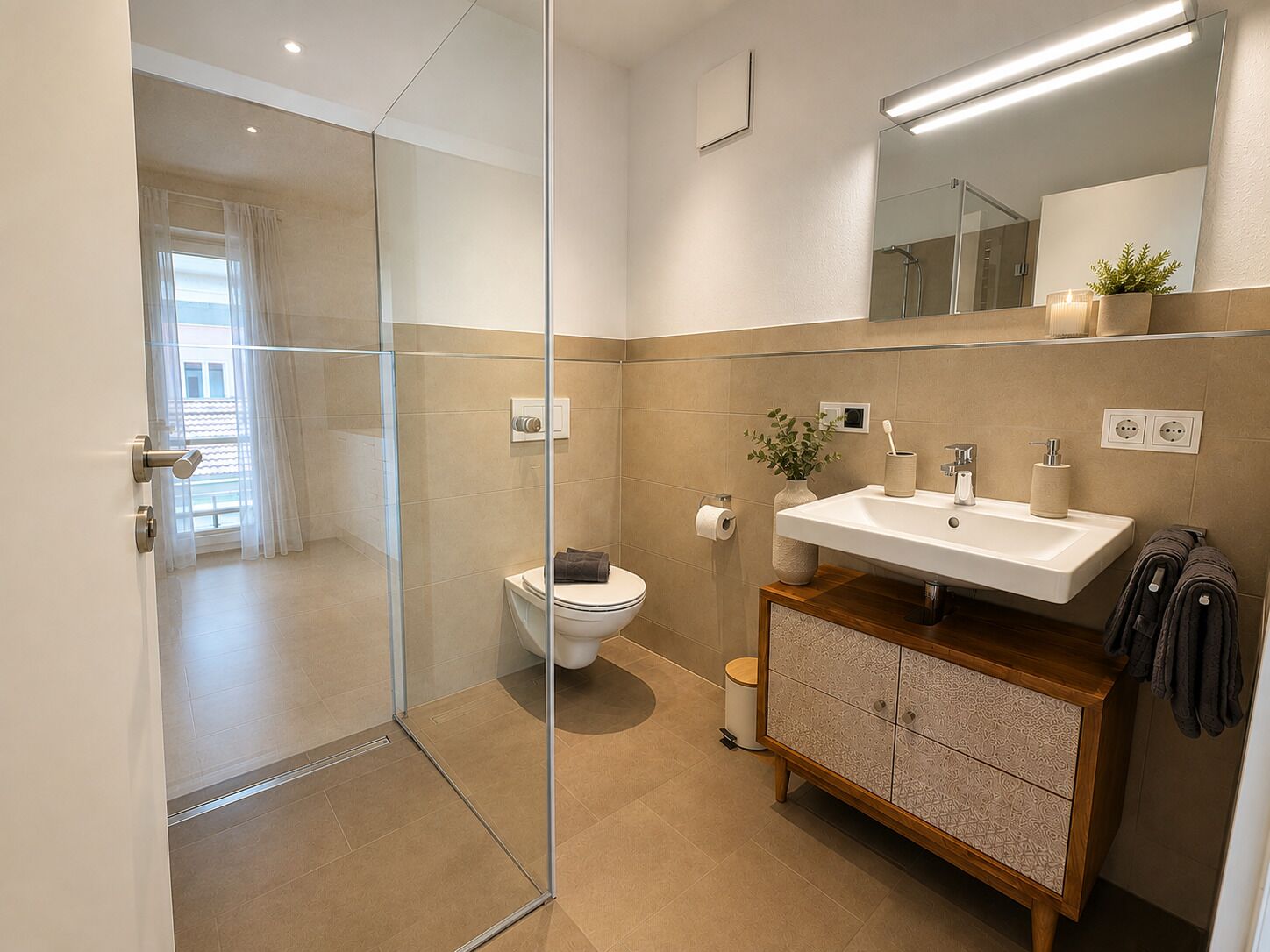 Shower, hair dryer, towels