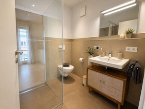Shower, hair dryer, towels - Dürrnbachhorn Vacation Rental (Ruhpolding)