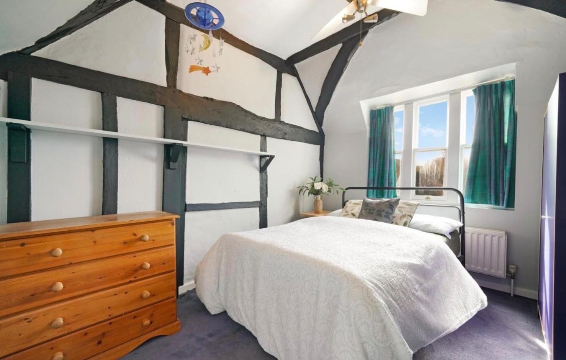 7 slaapkamers, een strijkplank/strijkijzer, gratis wifi, beddengoed