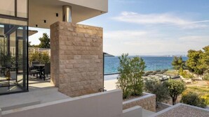 Outdoor dining - Villa Sunlife (Kali)