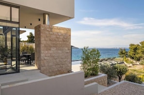 Outdoor dining - Villa Sunlife (Kali)
